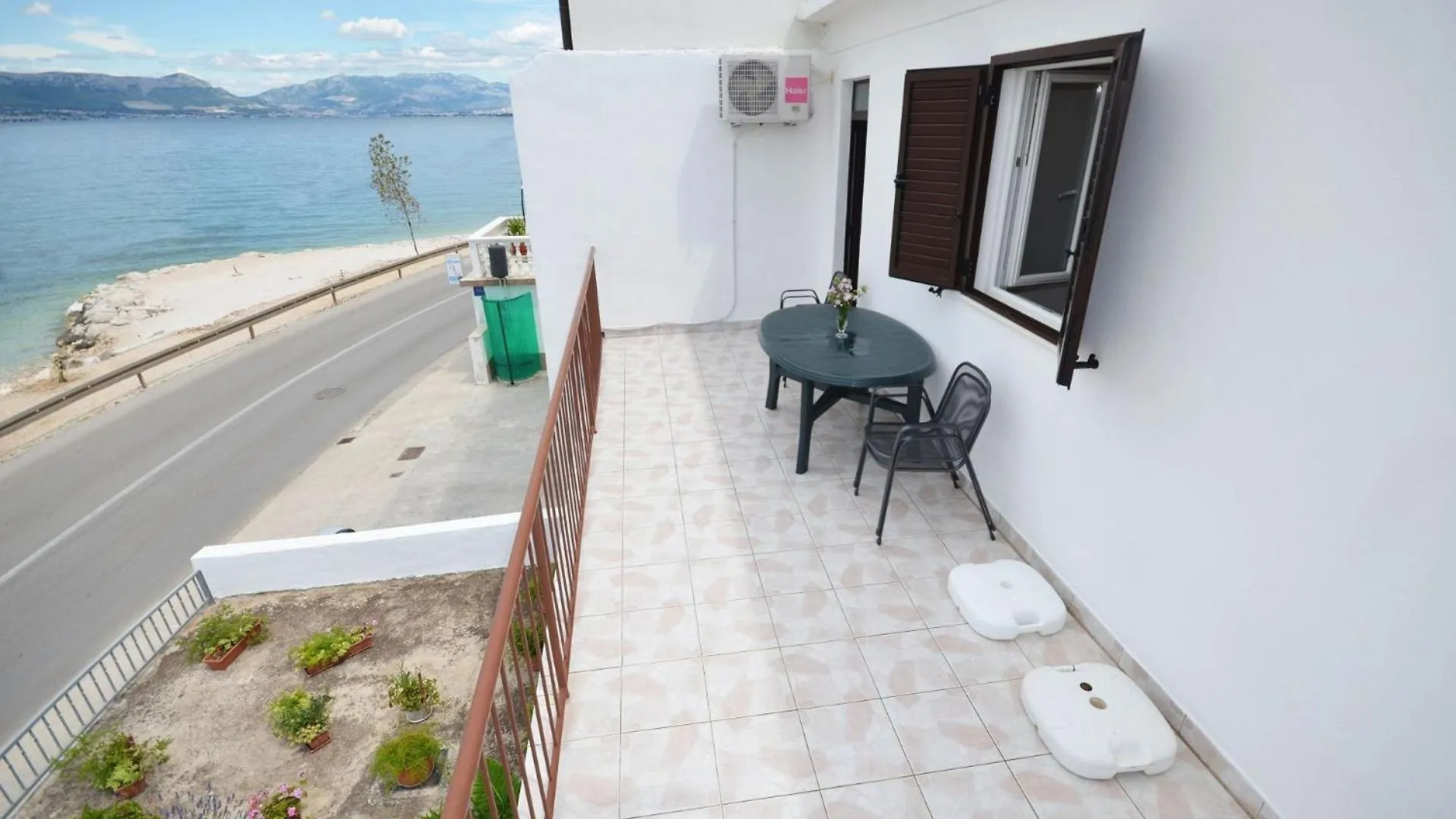 Apartment Andja - 5 M From The Beach Trogir